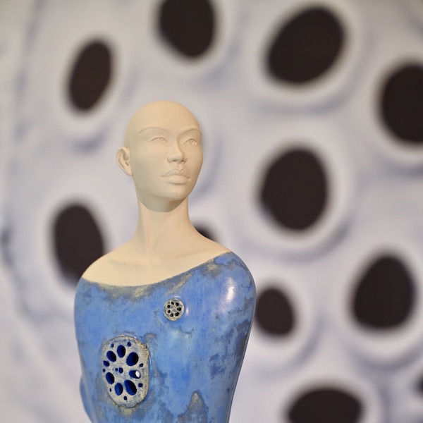 Floating-glory-sculpture-ceramics